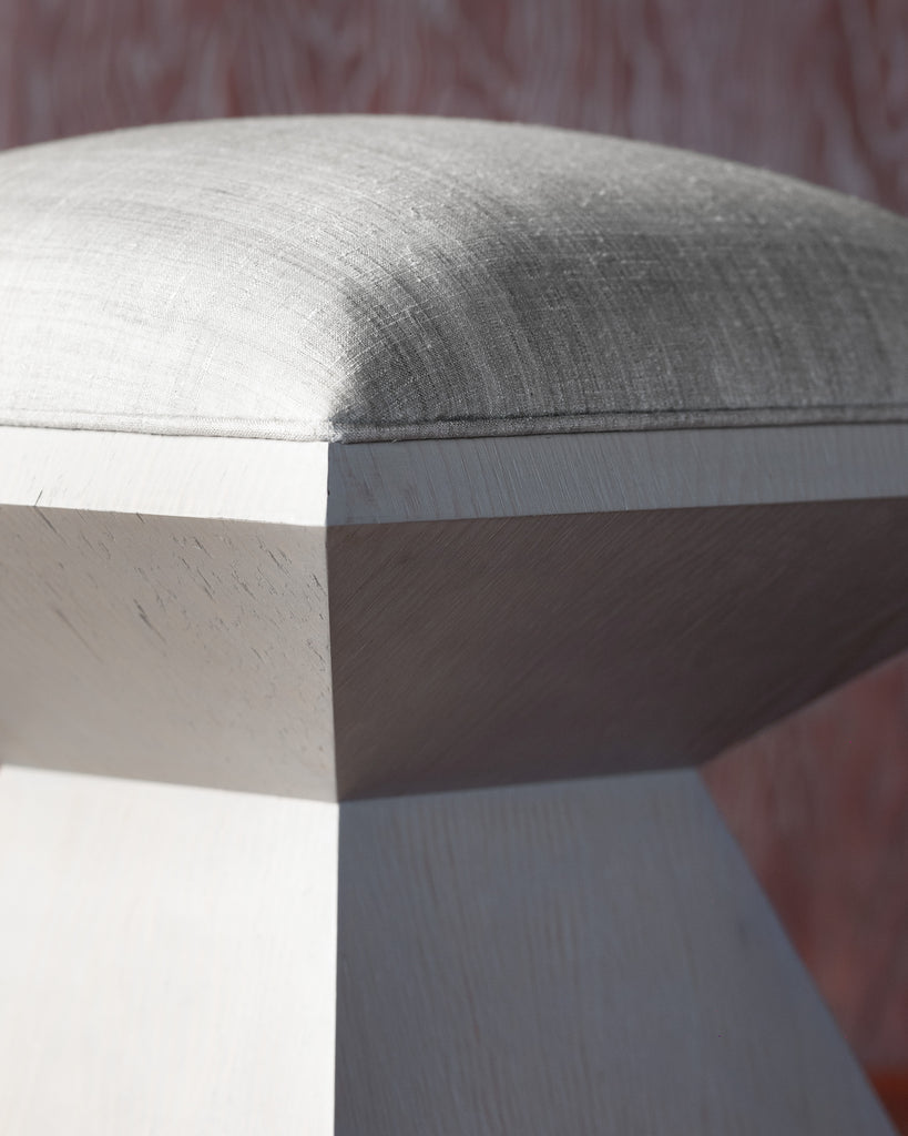 DIAMOND STOOL IN SILVER