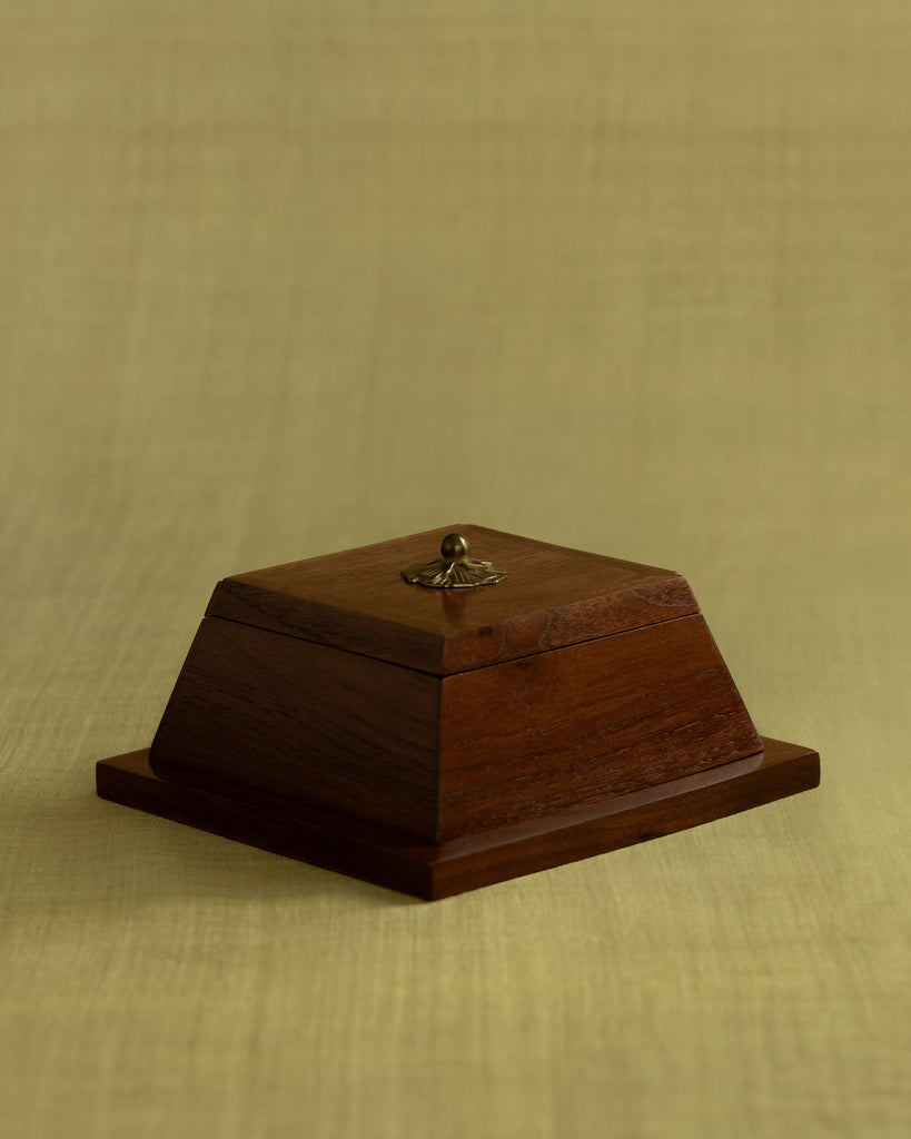 WALNUT BOX