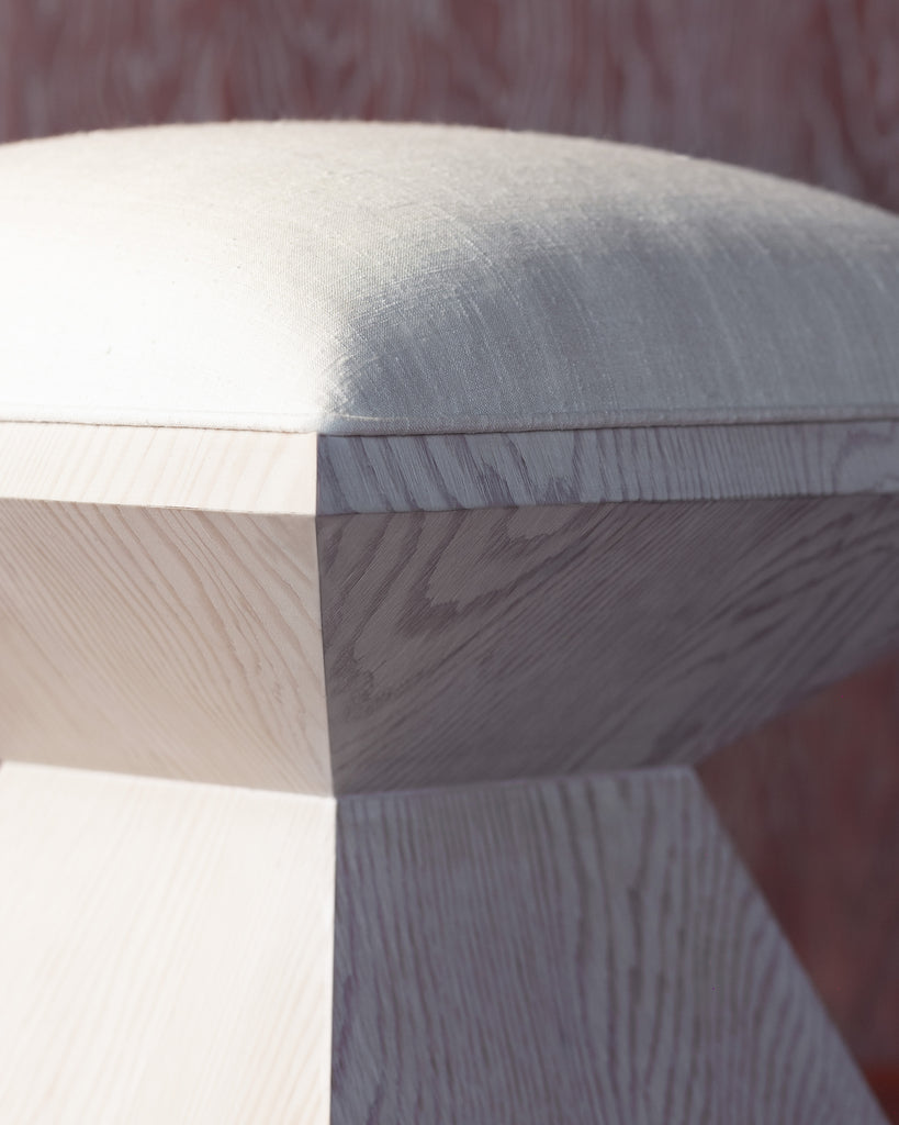 DIAMOND STOOL IN WHITE