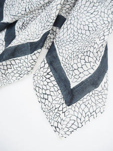 MIDNIGHT TUBEROUS SCARF