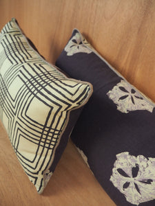 LEAFLET LUMBAR PILLOW